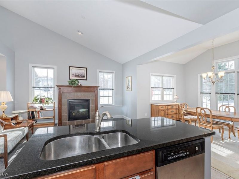 405 Creekside Drive, Mayfield Heights, OH 44143 Photo 26