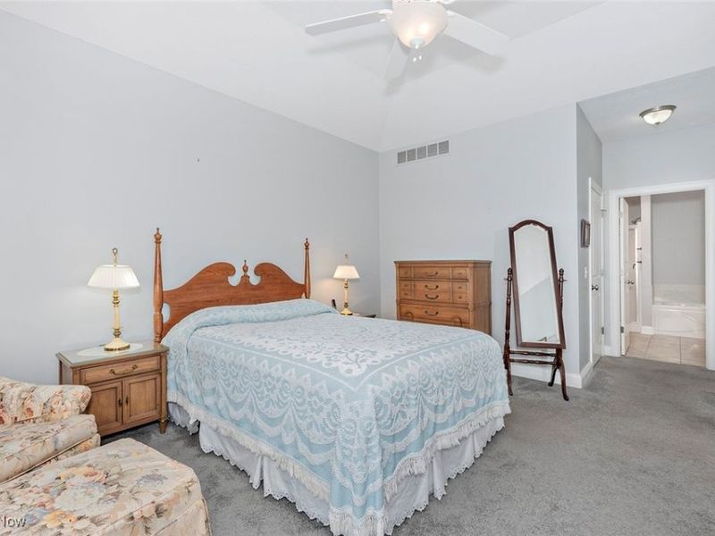 405 Creekside Drive, Mayfield Heights, OH 44143 Photo 28