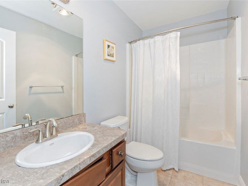 405 Creekside Drive, Mayfield Heights, OH 44143 Photo 37