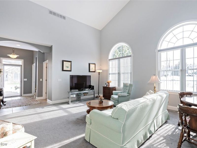 405 Creekside Drive, Mayfield Heights, OH 44143 Photo 7