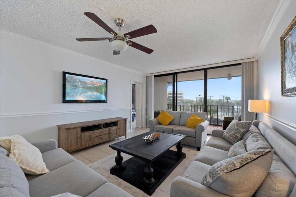 225 Beach Road Road, Unit 303, Tequesta, FL 33469 Photo