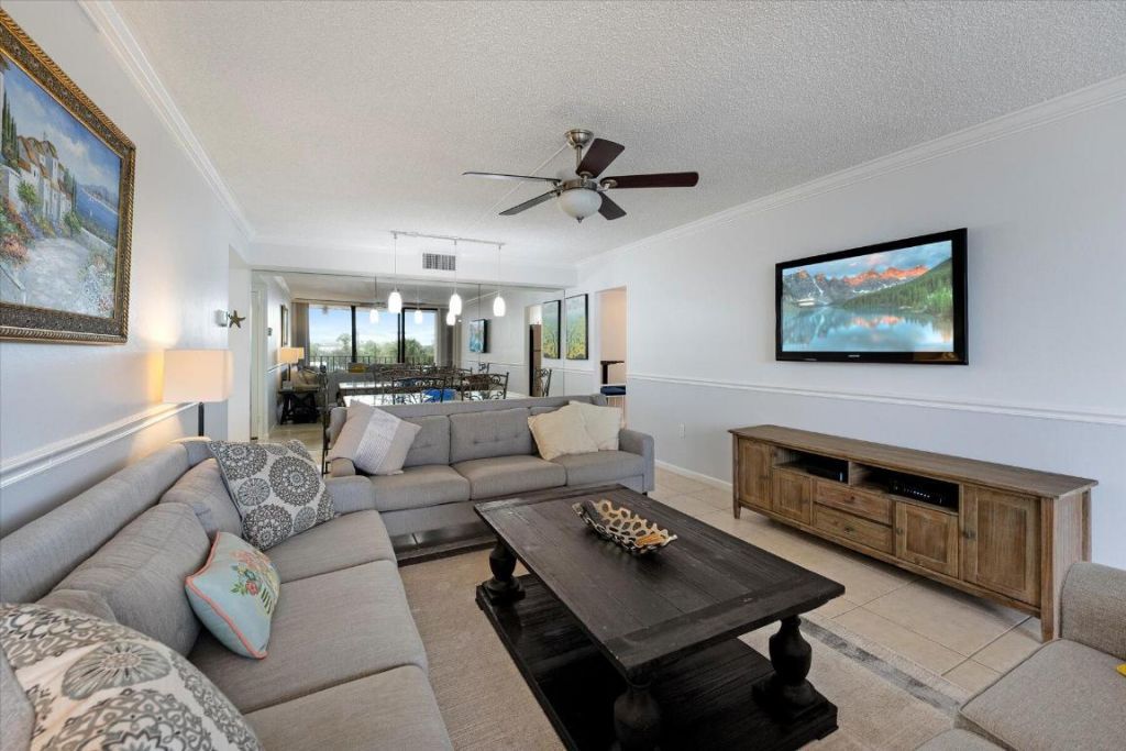 225 Beach Road Road, Unit 303, Tequesta, FL 33469 Photo