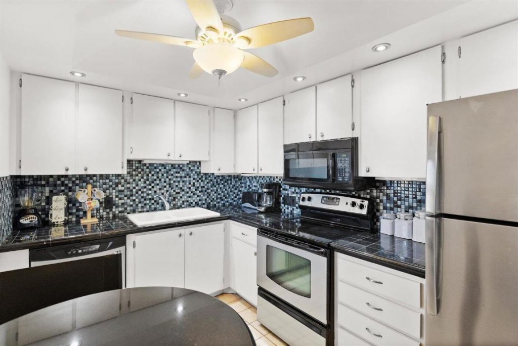 225 Beach Road Road, Unit 303, Tequesta, FL 33469 Photo