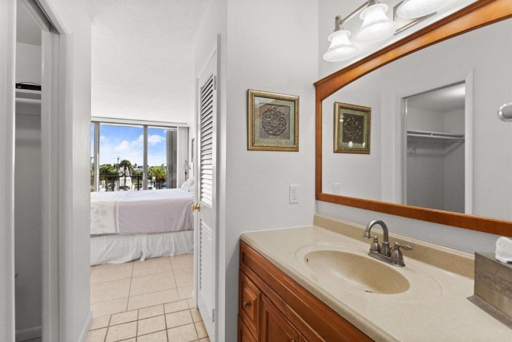 225 Beach Road Road, Unit 303, Tequesta, FL 33469 Photo