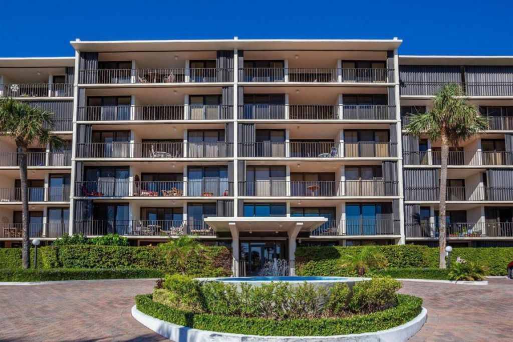 225 Beach Road Road, Unit 303, Tequesta, FL 33469 Photo