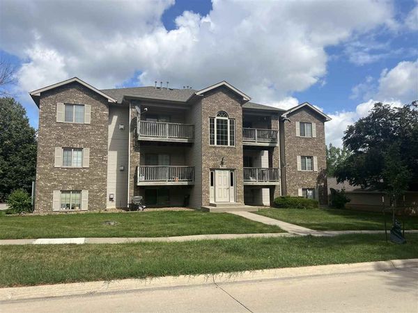 2864 Coral Ct., Unit 304, Coralville, IA 52241