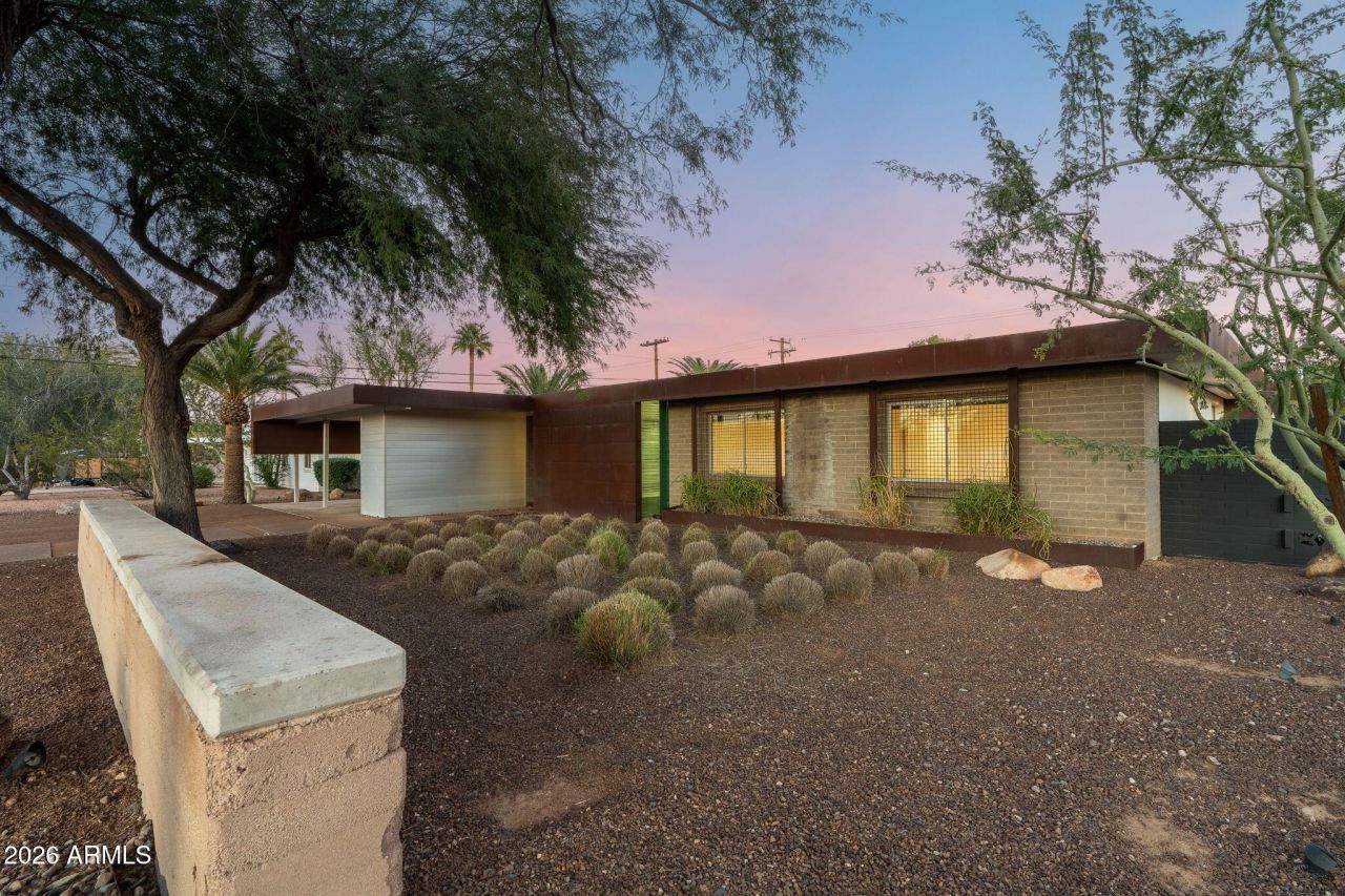 9825 N 35th Place, Phoenix, AZ 85028 Main Photo
