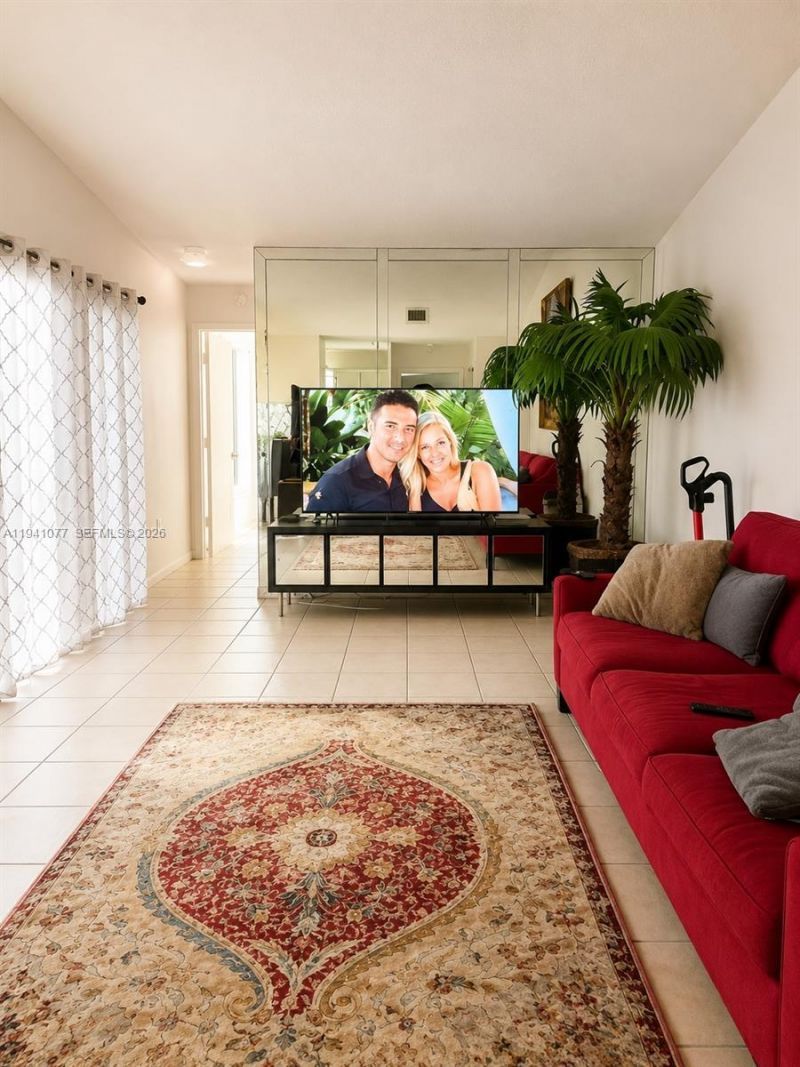 885 NE 213th Ter, Unit 2, Miami, FL 33179 Photo