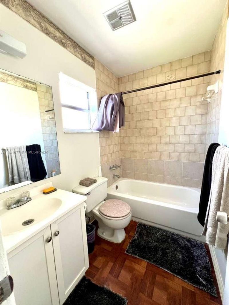 885 NE 213th Ter, Unit 2, Miami, FL 33179 Photo