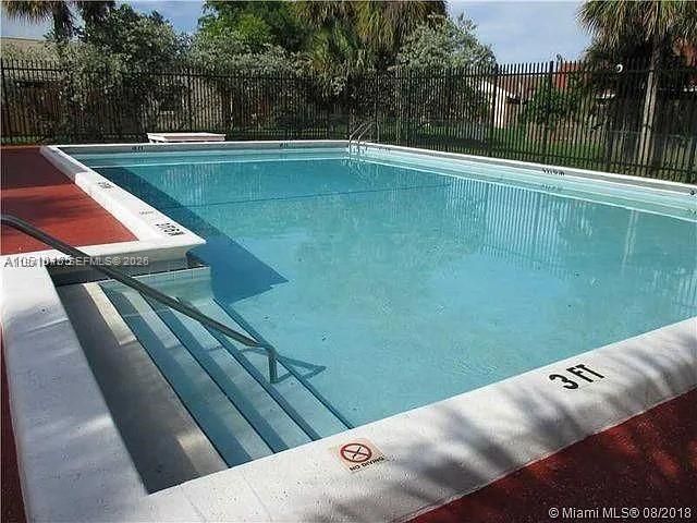 885 NE 213th Ter, Unit 2, Miami, FL 33179 Photo