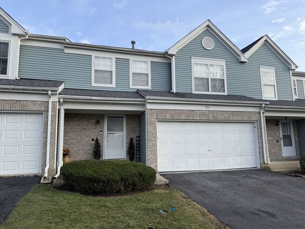 953 Old Oak Circle, Algonquin, IL 60102