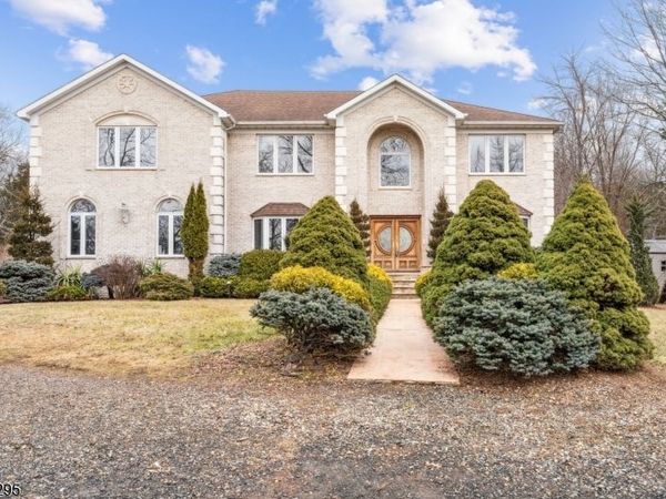 662 Foothill Rd, Bridgewater, NJ 08807