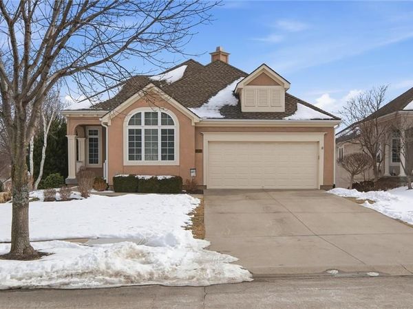 11813 S Hallet Street, Olathe, KS 66062