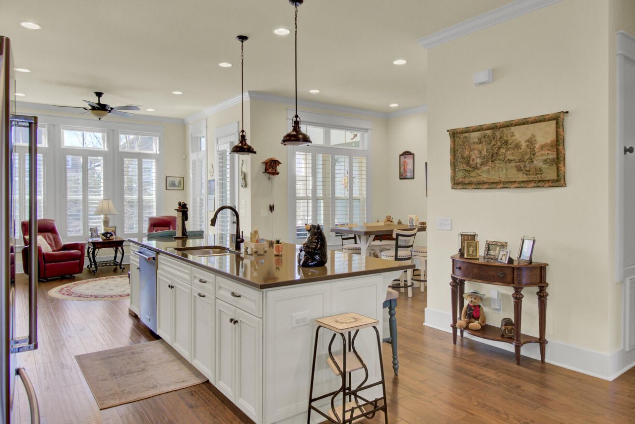 1705 Frissel Street Photo 12