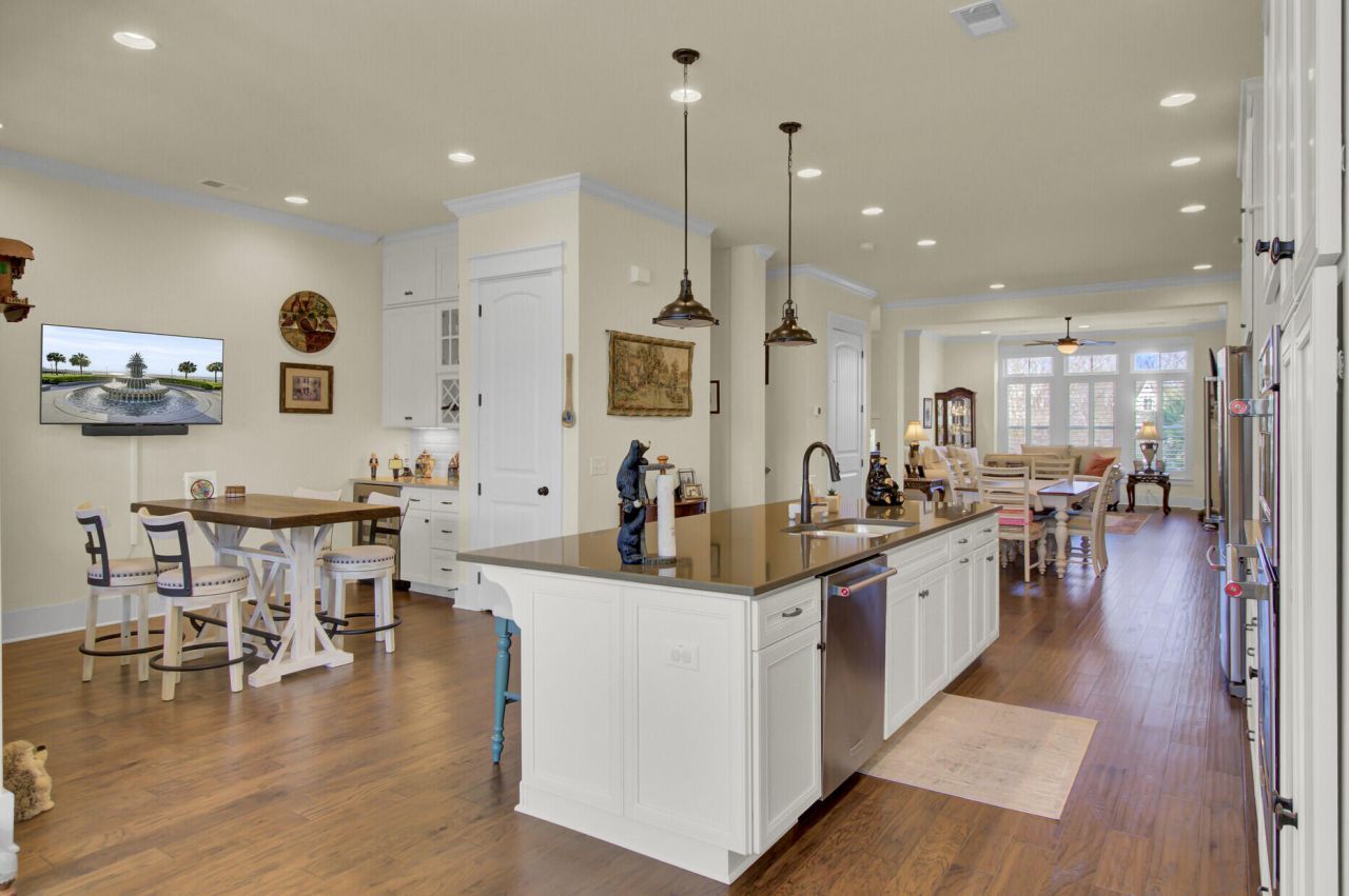 1705 Frissel Street Photo 17