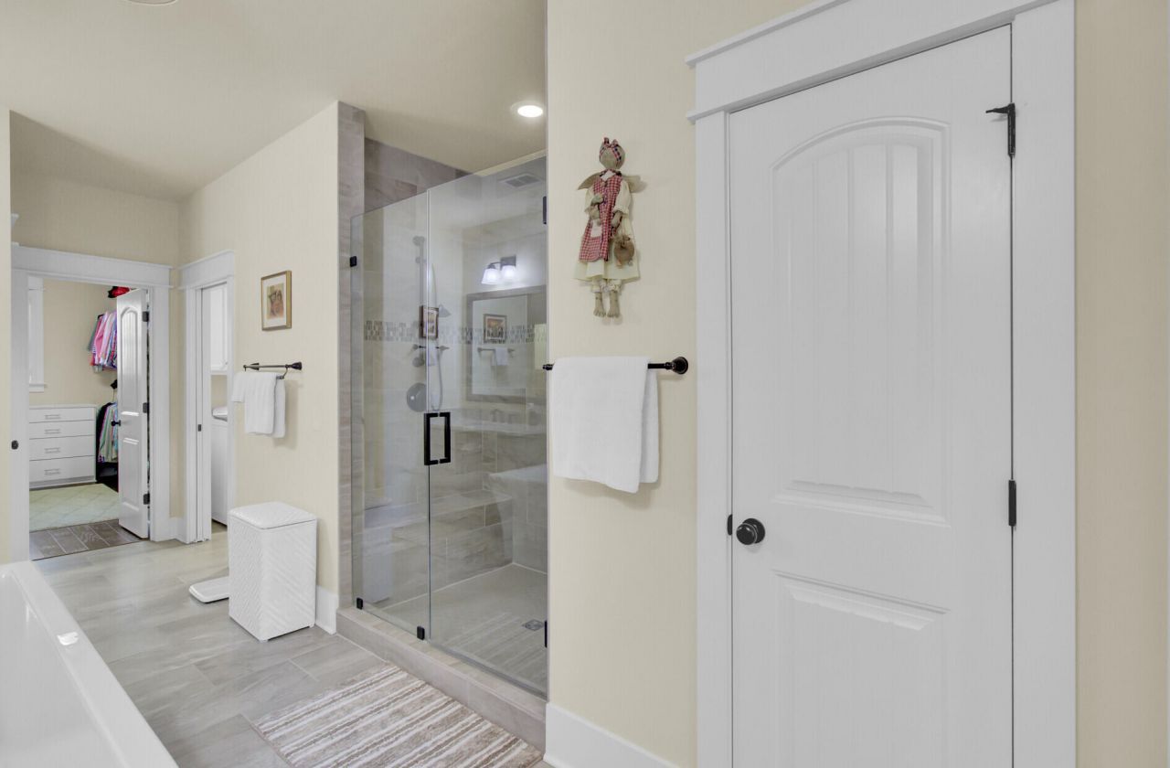 1705 Frissel Street Photo 34