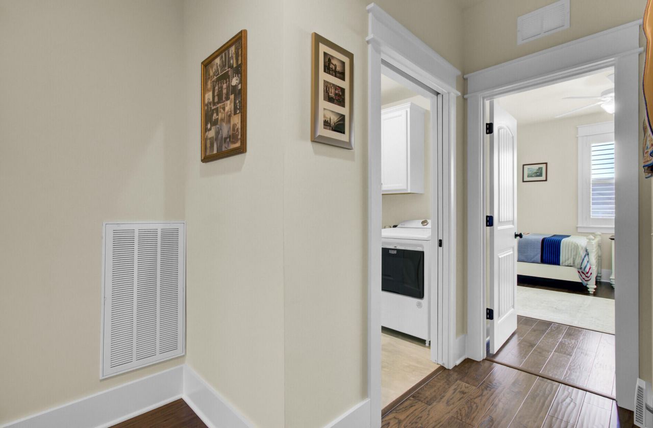 1705 Frissel Street Photo 40