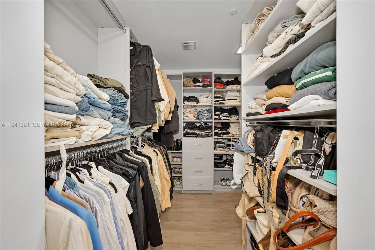 488 NE 18th St, Unit 1111, Miami, FL 33132 Photo