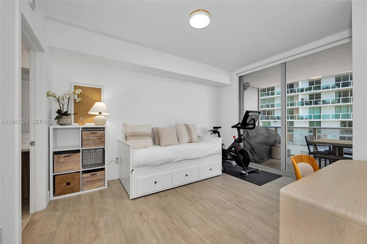 488 NE 18th St, Unit 1111, Miami, FL 33132 Photo