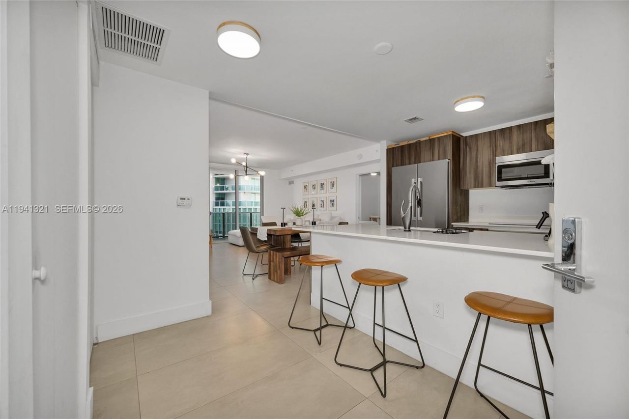 488 NE 18th St, Unit 1111, Miami, FL 33132 Photo