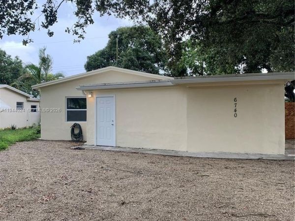 6740 Park St, Unit 1, Hollywood, FL 33024