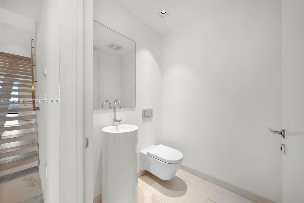 1000 Biscayne Blvd, Unit TH1201, Miami, FL 33132 Photo