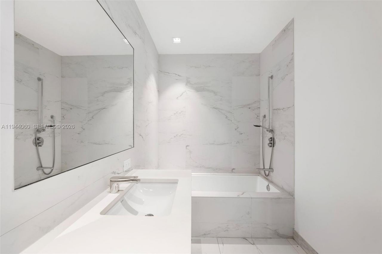 1000 Biscayne Blvd, Unit TH1201, Miami, FL 33132 Photo