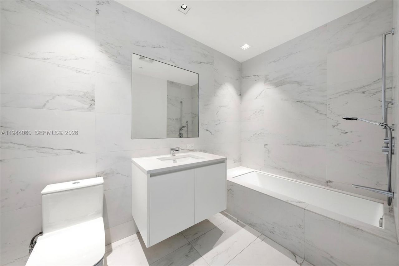 1000 Biscayne Blvd, Unit TH1201, Miami, FL 33132 Photo