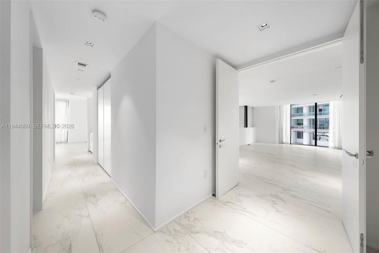 1000 Biscayne Blvd, Unit TH1201, Miami, FL 33132 Photo