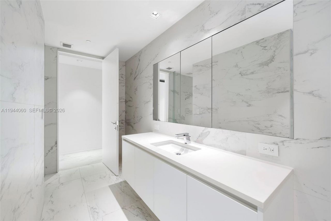 1000 Biscayne Blvd, Unit TH1201, Miami, FL 33132 Photo