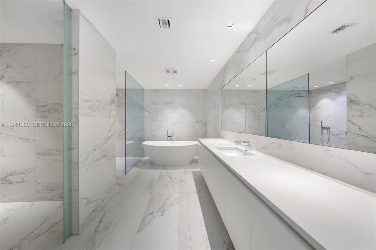 1000 Biscayne Blvd, Unit TH1201, Miami, FL 33132 Photo