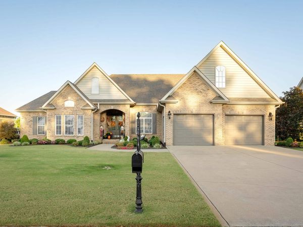 282 Plantation Springs Dr, Florence, AL