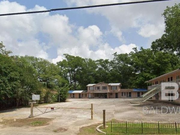 701 S Mobile Street, Fairhope, AL 36532