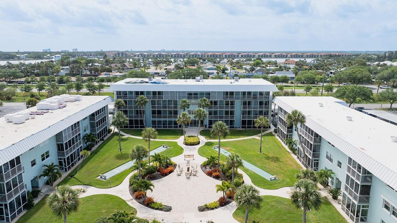 325 N Causeway, Unit C204, New Smyrna Beach, FL 32169 Photo