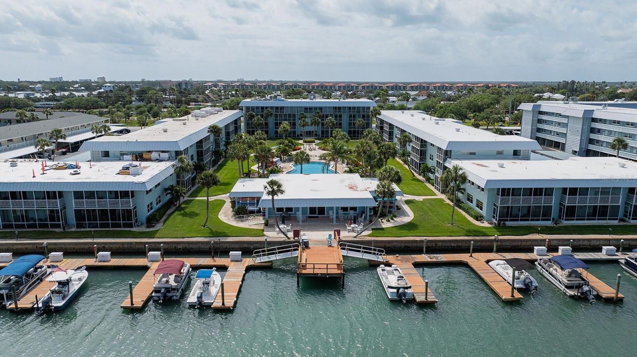 325 N Causeway, Unit C204, New Smyrna Beach, FL 32169 Photo