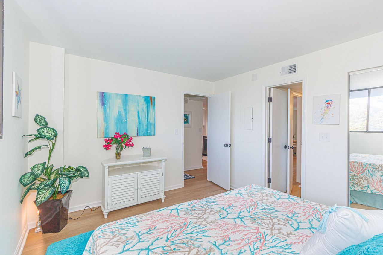 311 69th Ave. N Photo 23