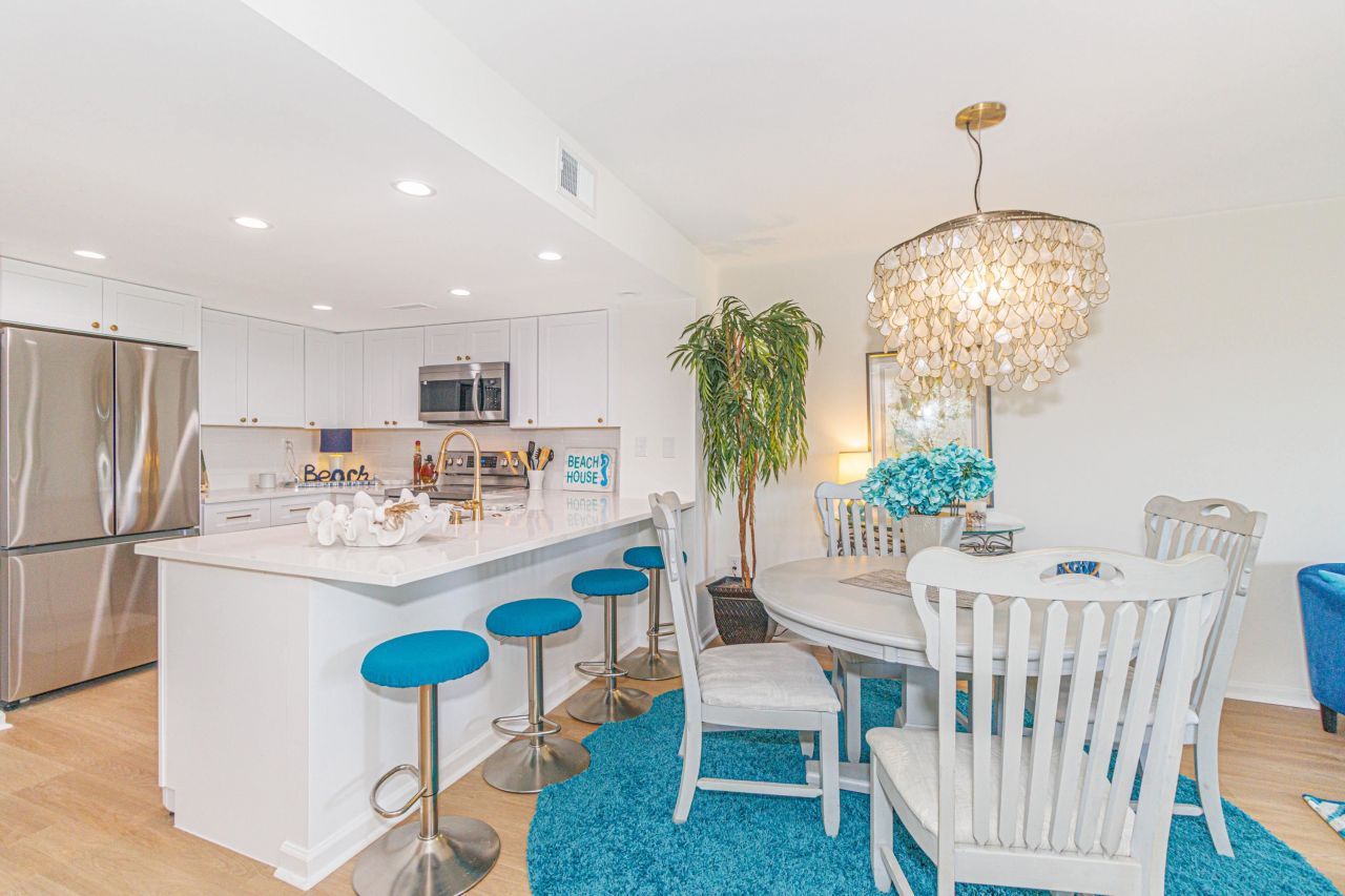 311 69th Ave. N Photo 5