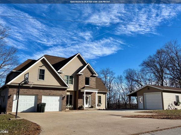 3327 Middle Road, Keokuk, IA 52632