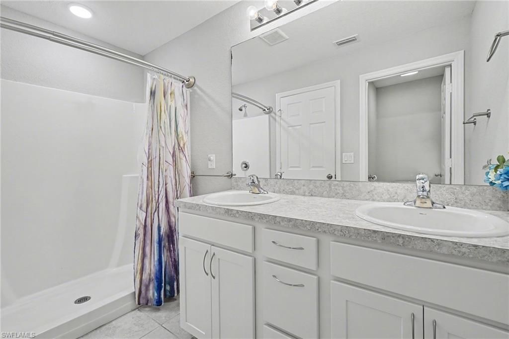 2725 NW 19th Pl, Cape Coral, FL 33993 Photo
