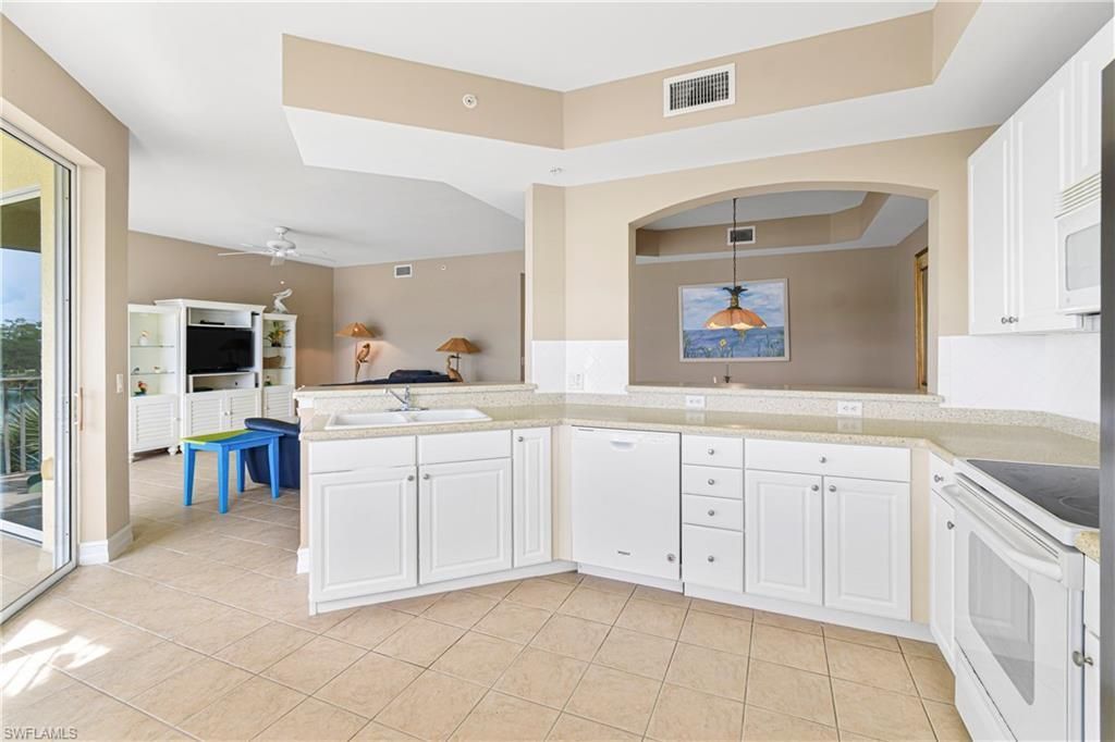 10730 Ravenna Way, Unit 305, Fort Myers, FL 33913 Photo