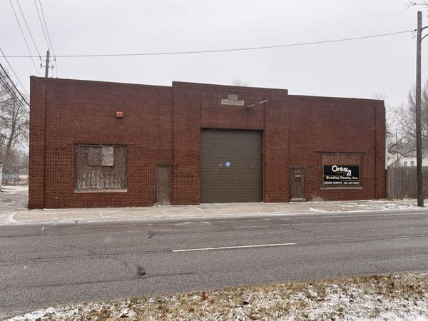 1915 S CLINTON Street, Fort Wayne, IN 46802