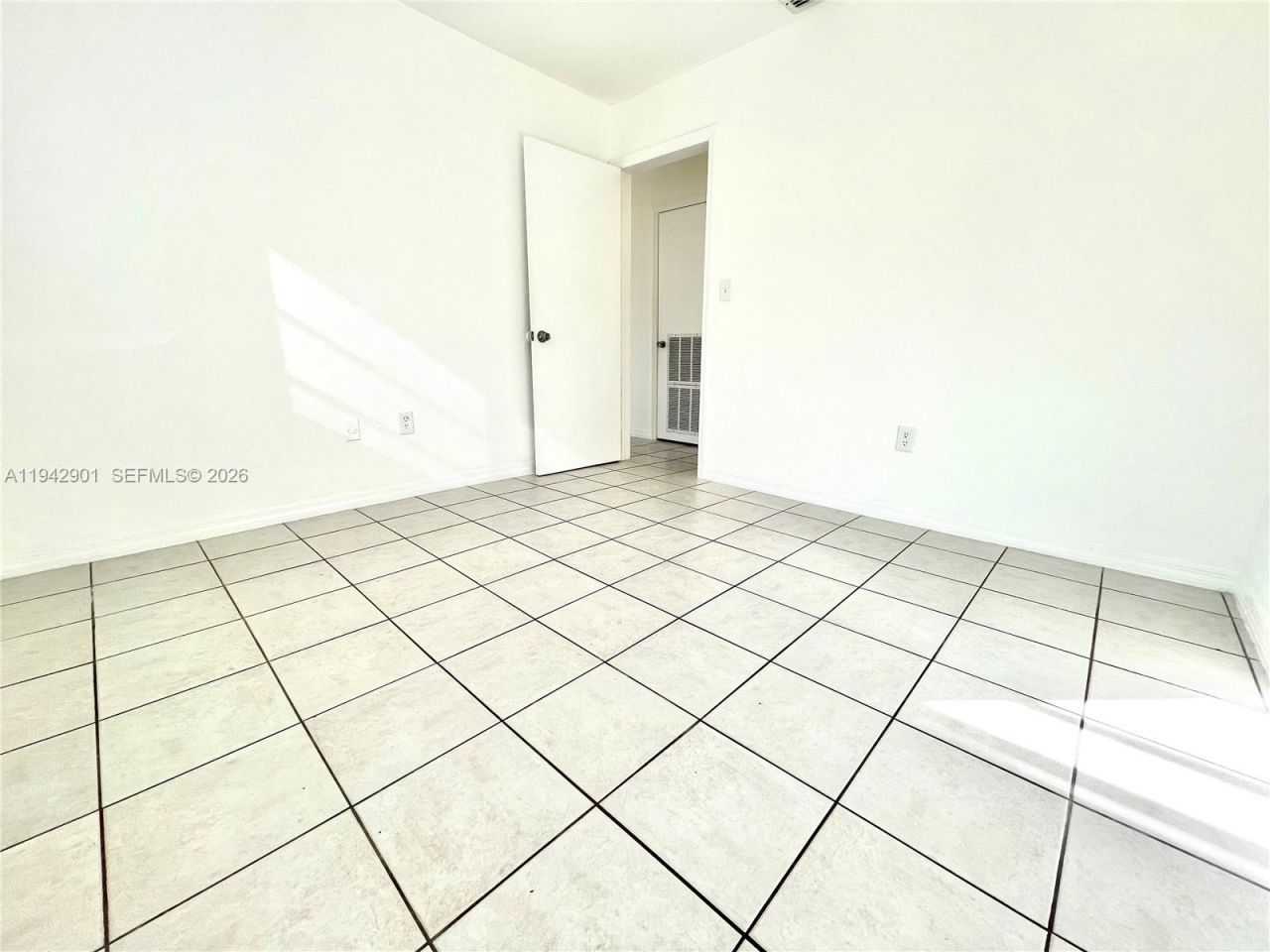 18715 Atlantic Blvd, Unit 18715, Sunny Isles Beach, FL 33160 Photo
