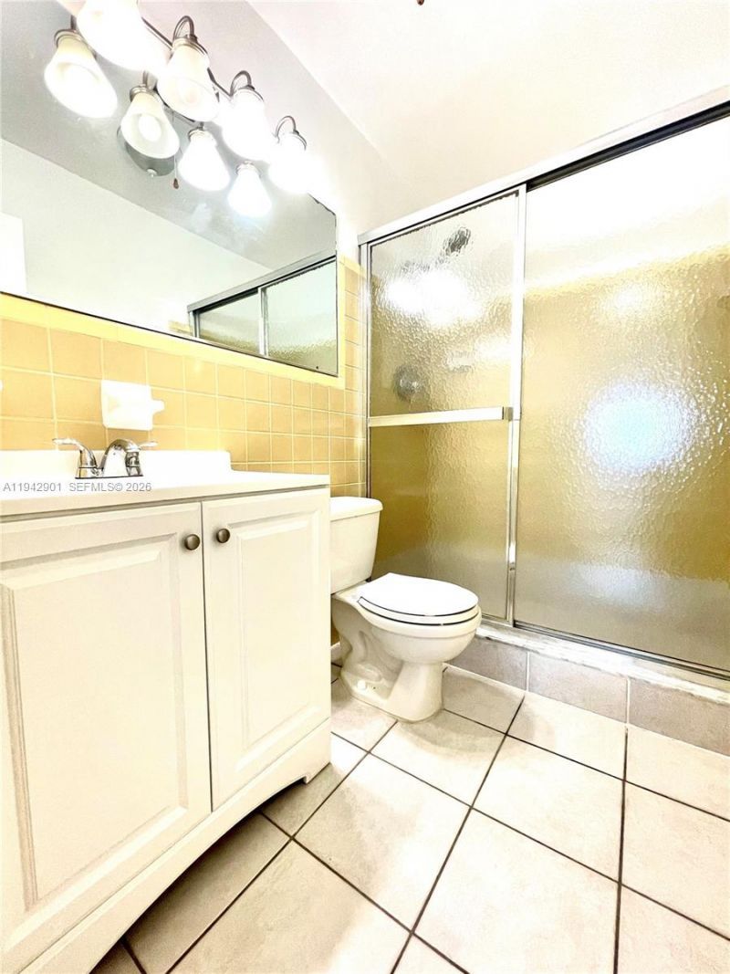 18715 Atlantic Blvd, Unit 18715, Sunny Isles Beach, FL 33160 Photo