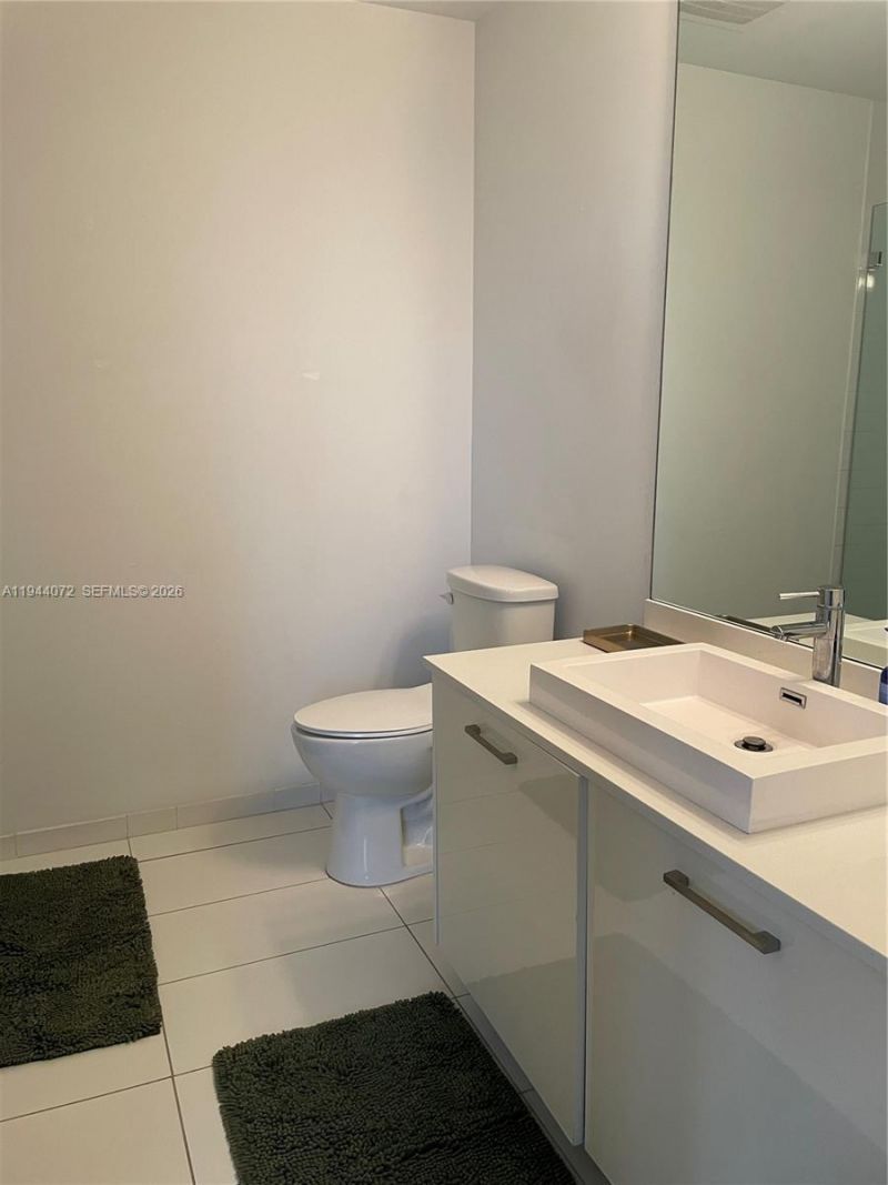 151 SE 1st St, Unit 3404, Miami, FL 33131 Photo