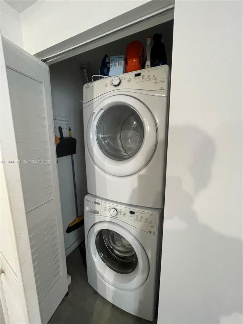 151 SE 1st St, Unit 3404, Miami, FL 33131 Photo