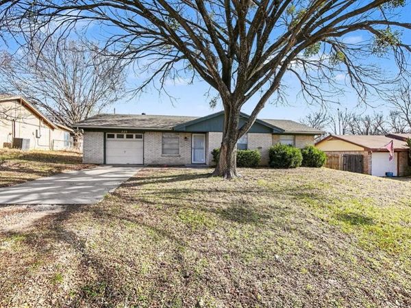 229 Mountain View Drive, Azle, TX 76020