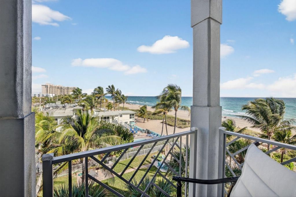 4510 El Mar Drive, Unit PH-405, Lauderdale by the Sea, FL 33308 Photo
