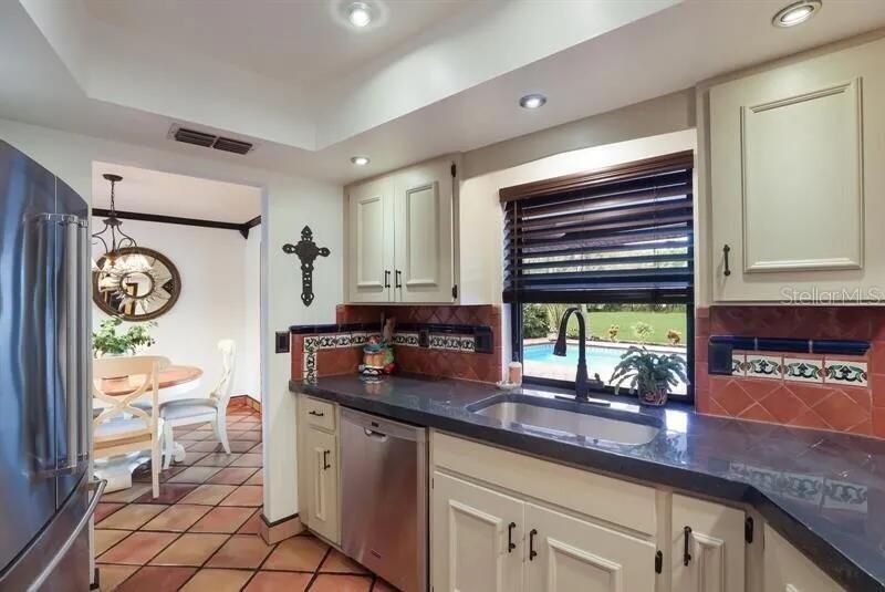 2077 Racimo Drive, Sarasota, FL 34240 Photo