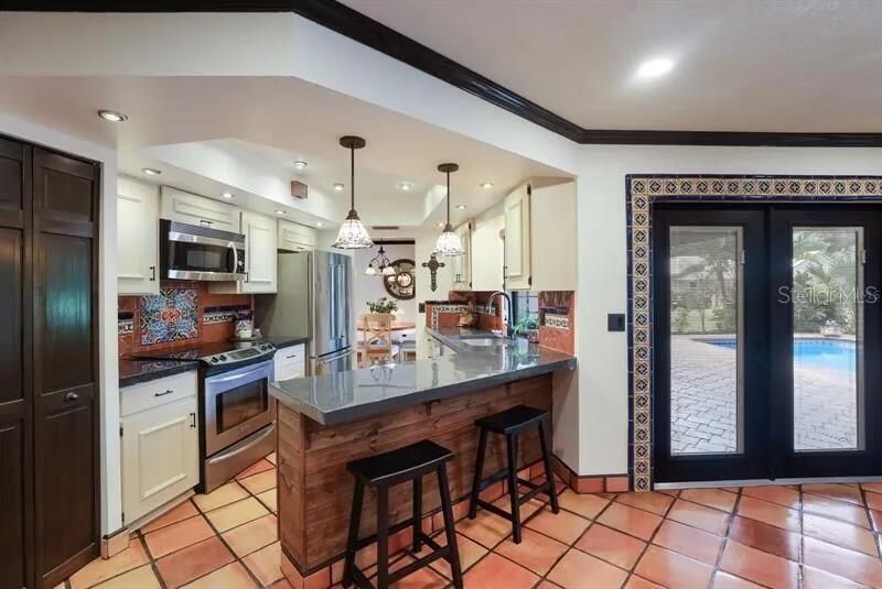 2077 Racimo Drive, Sarasota, FL 34240 Photo