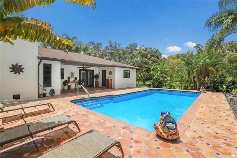 2077 Racimo Drive, Sarasota, FL 34240 Photo